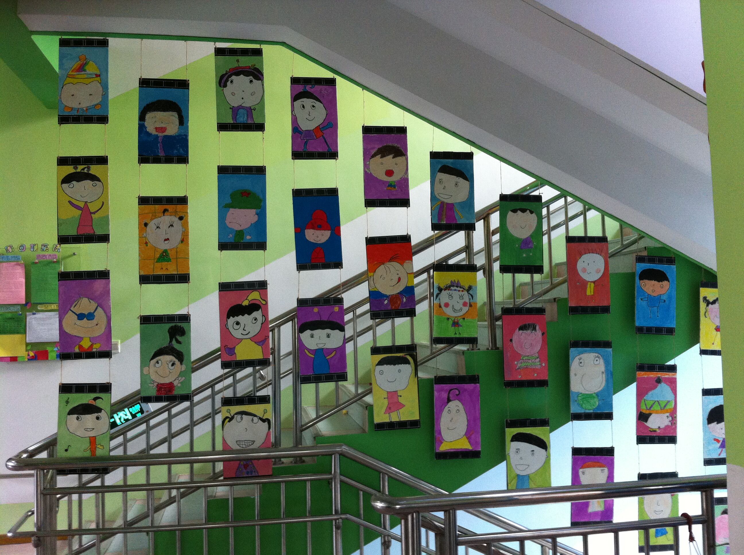缤纷色彩   快乐涂鸦 ——金山幼儿园美术特色活动系列报道